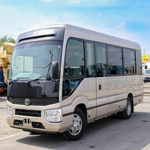 Bus d'occasion 30 places, climatisation automatique, phares halogènes, pneus R16, conduite à gauche, essence, à vendre - Product Image 1