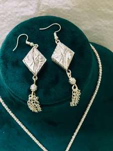 ชุดจี้หัวใจสีเงินแบบวินเทจประดับเพชรเซอร์คอนสุดหรูแบบยุโรปสร้อยคอเกลียวทองสำหรับเป็นของขวัญสำหรับผู้หญิงทำจากอัลลอย - Product Image 6