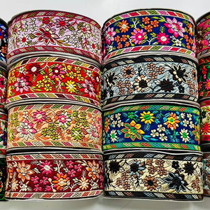 Tissu en dentelle jacquard de qualité supérieure pour robes de mariée, robes de mariée et tenues de soirée à motifs complexes, doux et durable pour la mode - Product Image 1