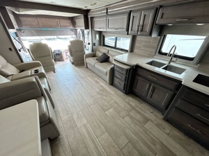 Vendedor Verificado de T-h-o-r A-r-i-a 3901 Usado del 2022, Listo para Viajar - Product Image 6