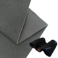 Tissu en maille polyester à œillets laminé avec mousse et support brossé pour les protections sportives, chaussures, sacs, coussinets de protection et ceintures de soutien