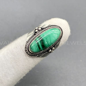 Vente en gros en vrac 10x20mm Malachite Naturelle Longue Ovale en Argent Sterling 925 Bague Tendance pour Femme Serti Lunette Oxydée Faite à la Main - Product Image 1