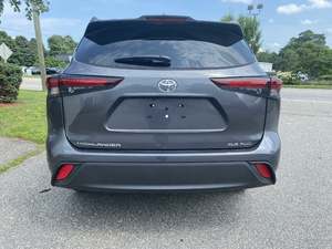 (SK) Extremadamente Súper Limpio Usado 2024 T-o-y-o-t-a Hi-gh-lan-der XLE AWD - Product Image 2