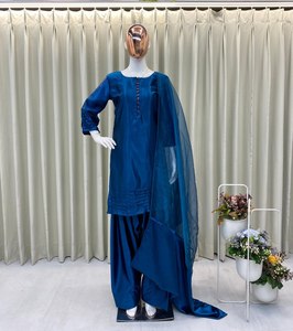 คอลเลกชันเครื่องแต่งกายเทศกาลของผู้หญิงอินเดียผ้าซาตินมอสเย็บเต็มรูปแบบดีไซน์สวย - Product Image 2