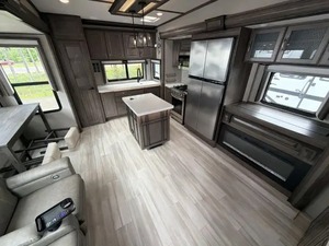 VENDEDOR VERIFICADO: Caravana Usada Grand Design Solitude 280RK 2022 en Venta - Product Image 5