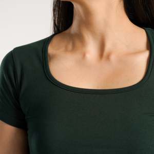 เสื้อครอปท็อปผู้หญิงสำหรับฤดูร้อน ลายดอกไม้สีเขียวและตัวอักษร ตกแต่งด้วยผ้าถักเนื้อฝ้ายระบายอากาศได้ดี ไซส์ฟรี (One Size Fits All)  ไซส์ XL XXS XS S M XL XXL XXXL - Product Image 5