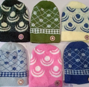 Gorros personalizables para niños, varios colores de punto, impresión alta con lazos de mono fabricados en la India con acrílico de lana pura - Product Image 1