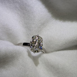 Anillo de Compromiso con Diamante Cultivado en Laboratorio de 1 Quilate, Corte Ashoka, Color DEF, Certificado IGI, Engaste de Puntas, Oro de 14K, Diseño Antiguo - Product Image 1