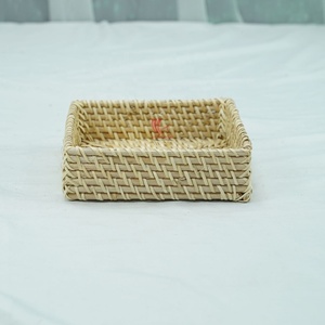 Petit plateau en rotin, organiseur en osier tressé à la main pour la salle de bain, le bureau et la décoration de la maison - Product Image 1