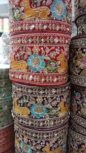 Bordure de luxe en dentelle d'organza brodée à la main, écologique, avec sequins dorés Zari, pour robes de mariée indiennes et artisanat - Product Image 2