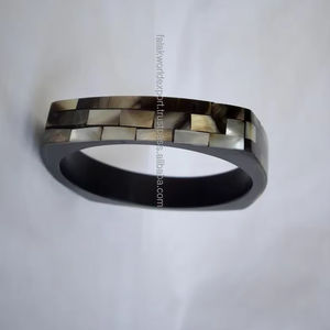 Venta caliente Brazalete de nácar Tamaño personalizado Brazalete de joyería de nácar Forma de rectángulo Blanco natural por FWE - Product Image 1