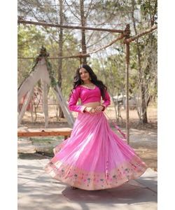 Lehenga Choli en Georgette à Broderie et Sequins avec Dupatta, Vêtement Ethnique pour Mariage, Prix de Gros - Product Image 5