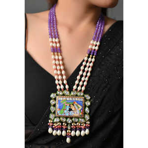 Radha-Krishna Hanpianted Meenakari Kundan Long Pendentif Set avec Boucles d'Oreilles Fine Jewelry - Product Image 1