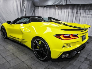 2024 Chevr oIet Corv ETE E-Ray 2dr Convertible AWD con 3LZ 6.2L 8cyl gas/híbrido eléctrico 8AM - Product Image 4