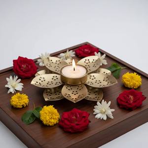 เชิงเทียนรูปดอกบัวเหล็กทำมือ ทนทาน เป็นมิตรกับสิ่งแวดล้อม พกพาสะดวก สำหรับตกแต่งบ้านในเทศกาลพูจา ดิวาลี - Product Image 4