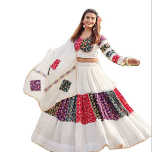 100% tela de algodón puro bordado multicolor borde de encaje trabajo este Lehenga para todas las ocasiones es perfecto para Mehendi Dandiya, - Product Image 1