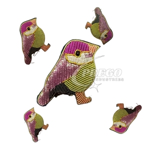 Broche Bordado a Mano con Diseño de Pájaro, Parches Bordados Personalizados Hechos a Mano para Ropa y Accesorios, Insignias Decorativas de Alta Calidad - Product Image 2