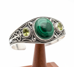 Bracelet en perles d'argent tibétain pour hommes fabriqués à la main plaqué or 14 carats bohème malachite réglable conception ouverte manchette cadeau certifié - Product Image 5