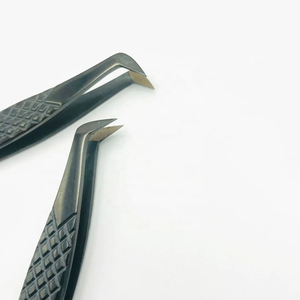 Pince à épiler professionnelle en acier inoxydable noir mat, pointe en fibre lisse, prise diamantée, modèle 2026, vente chaude - Product Image 1