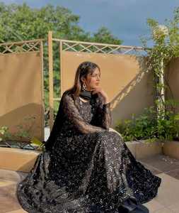 Ensemble de robe longue Anarkali noire en sequins brodés Unity Luxure avec dupatta, élégant pour les soirées et les occasions spéciales - Product Image 1
