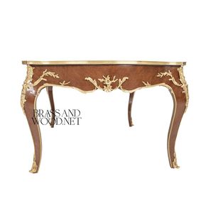 Mesa de Centro de Lujo con Incrustaciones de Marquetería Intrincadas y Elegantes Detalles de Latón para una Decoración Clásica de Sala de Estar - Product Image 6