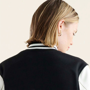 Blouson baseball à manches en cuir avec broderie chenille en laine personnalisé Blouson universitaire Letterman pour femmes - Product Image 5