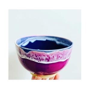 Bol en résine fait à la main surface polie brillante look élégant parfait pour la décoration de la salle à manger ou du salon de la pièce maîtresse - Product Image 3