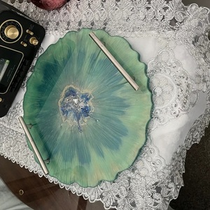 100% plateau en résine fait main plateau de service en résine élégant avec poignée plaquée or plateau décoratif pour la maison de taille personnalisée - Product Image 2