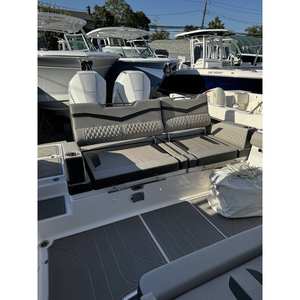 Nuevo Modelo 2026 Monterey Elite 30, Bote con Motor Fuera de Borda a Gasolina, Consola Central y Sistema de Navegación - Product Image 3