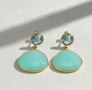 Boucles d'oreilles en topaze bleue, plaquées or 18 carats, argent sterling 925, pierres rondes de 8 mm et pendentifs en forme de cœur de 20 mm - Product Image 2