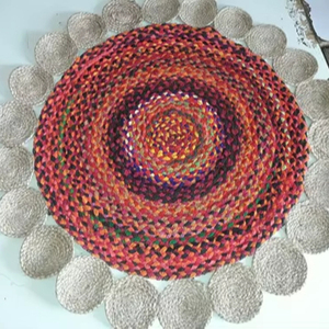 พรมจูทถักลายดอกไม้ CHINDI JUTE TIKKI ผลิตด้วยเครื่องจักร เป็นมิตรกับสิ่งแวดล้อม ป้องกันแบคทีเรีย กันลื่น พื้นผิวเรียบ ด้านหลังทำจากจูท เหมาะสำหรับใช้ในเชิงพาณิชย์ - Product Image 1