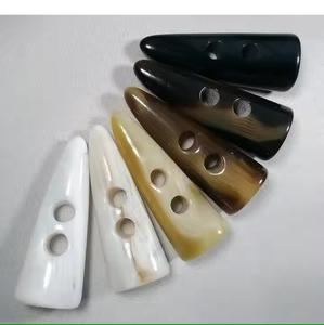 Botón de Palanca de Cuerno Pulido para Prendas de Moda y Proyectos de Manualidades, Especial de Navidad - Product Image 4