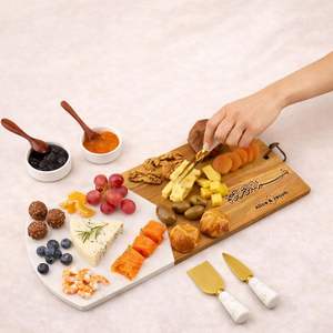 Plateau de service en bois et marbre pour charcuterie, commençant par Bismillah, nom de famille personnalisé, élégant plateau de réception pour la cuisine - Product Image 2