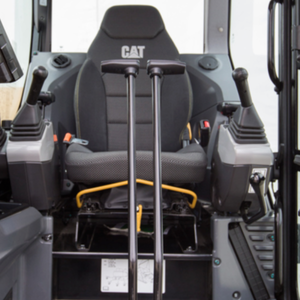 Excavadora sobre orugas Caterpillar de 7,5 toneladas 307,5 con tubería - Product Image 2