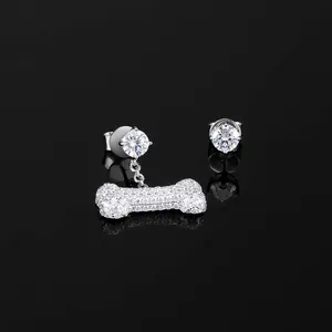 Boucles d'oreilles créoles minimalistes et élégantes en argent sterling avec diamants de laboratoire - Bijoux pour cadeaux et soirées - Product Image 4