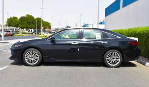 GRAND TOURING 2023-2024, Camioneta, 4.5L, Euro IV, Asientos de Cuero, Techo Panorámico, Transmisión Automática, Interior Oscuro Usado, 6 Cilindros - Product Image 6