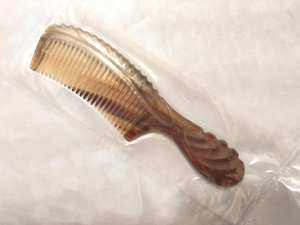 Peine de cuerno artesanal CRAFT EXIM grabado a mano para el cuidado diario y un cabello suave - Product Image 3