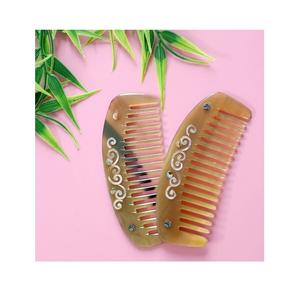 Peigne en corne écologique classique en matériau naturel durable outil fait à la main avec finition lisse polie pour salon de toilettage hommes et femmes - Product Image 3