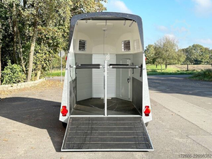 Remolque de madera para caballos, remolque de aluminio para caballos con ventanas, remolque americano para caballos, remolque para transporte de caballos en venta - Product Image 4