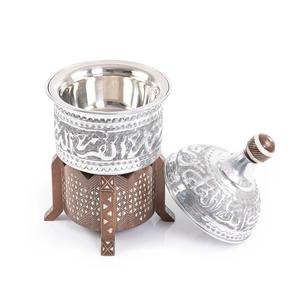 Plat de service décoratif en aluminium et acier poli or pour ajouter une touche traditionnelle à la fonction de mariage - Product Image 3