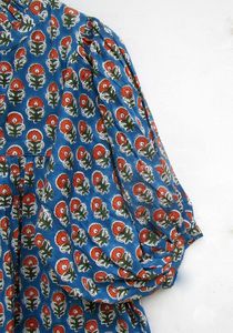 ชุดแม็กซี่เดรสคอวีแขนยาวปักลายดอกไม้สไตล์โบฮีเมียนลำลองมีกระดุมธรรมชาติฤดูใบไม้ผลิฤดูใบไม้ร่วงทำด้วยมือ - Product Image 4