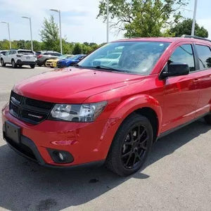 Dodge Journey SXT 2017, Volante a la Izquierda, Asientos de Cuero, Neumáticos R19, Techo Solar Panorámico Automático, SUV - Product Image 1