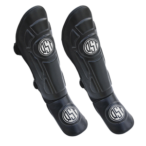 Fournisseurs en gros de protège-tibias de Muay Thai avec protection professionnelle en cuir, fabriqués pour le kickboxing, le MMA, la boxe, légers, logo OEM - Product Image 3