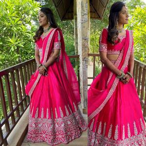 Lehenga choli ผ้าไหมซาตินแบบดั้งเดิมของผู้หญิงอินเดียชุดพื้นเมืองพื้นเมืองสำเร็จรูปสำหรับฤดูหนาวแรงบันดาลใจจากปากีสถาน - Product Image 2