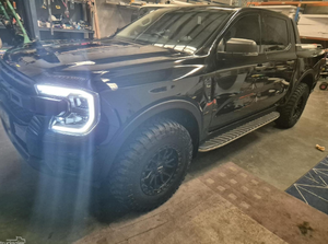 Camioneta Doble Cabina 4x4 XL Auto 2022 MY22, 4 Puertas, 5 Asientos, Negro Sombra, Grado Industrial, DIY OEM/ODM, Garantía de 3 Años - Product Image 2