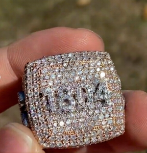 Anillo Personalizado con Número, Incrustado con Diamantes Moissanite VVS, Brillante, de Plata de Ley 925 con Baño de Rodio, Anillo de Lujo - Product Image 1