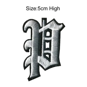 2024 Logo personnalisé patchs brodés vêtements personnalisés chapeau accessoires divers Western petit Alphabet conceptions fleur chaude - Product Image 3