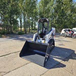 Mini-chargeuse compacte haute performance Bobcat sur roues, moteur diesel, faible nombre d'heures, construction robuste, pompe moteur, garantie de 2 ans disponible - Product Image 4