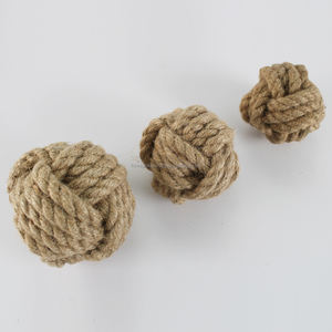 Conçues pour le jeu actif, les balles en chanvre pour chiens favorisent le nettoyage des dents, réduisent le stress et favorisent une mastication saine. - Product Image 1