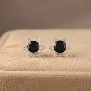 Boucles d'oreilles indiennes faites à la main, en forme d'étoile, avec pierres précieuses en onyx noir, dans un élégant bijou plaqué argent 925 pour femmes. - Product Image 6